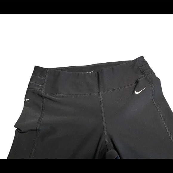 Nike Dri-Fit Black Cropped Yoga Pants - Picture 2 of 5